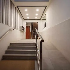Estrena Glamour Y Guggenheim Bilbao